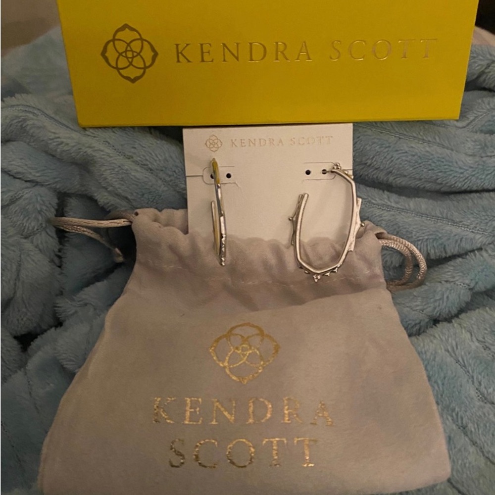 NWT GIVING AWAY!!KENDRA ORNATE SILVER HOOP EARRINGS POUCH BOX BAG RIBBON INC